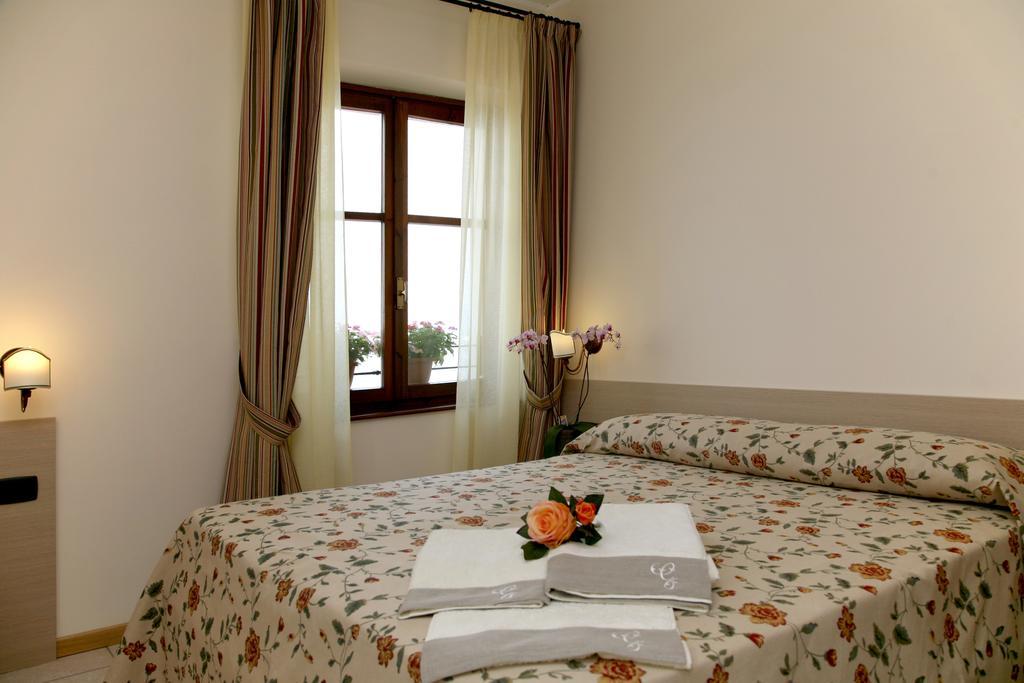 Locanda Le Palafitte Bardolino Cameră foto
