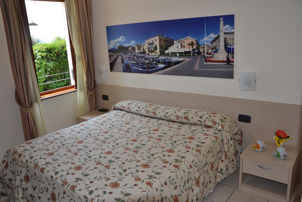 Locanda Le Palafitte Bardolino Cameră foto