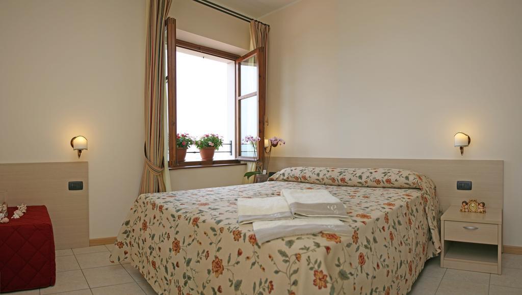 Locanda Le Palafitte Bardolino Cameră foto